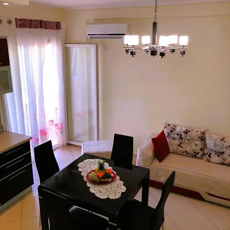 Lungomare Beachfront Apartment Vlore